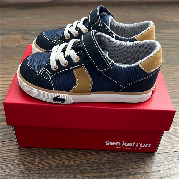 See Kai Run Toddler Sneaker - Picture 5 of 7